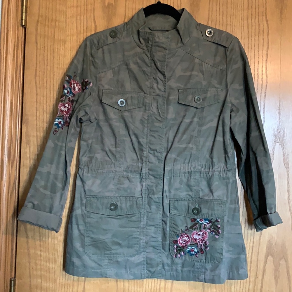 Ruff Hewn camo jacket w/ Floral embroidery, S